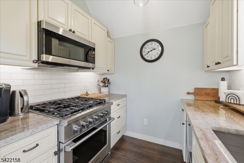 Updated Ktchn w SS appliances