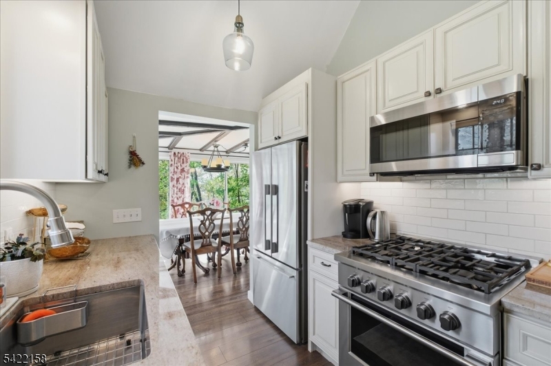 Updated Ktchn w SS appliances