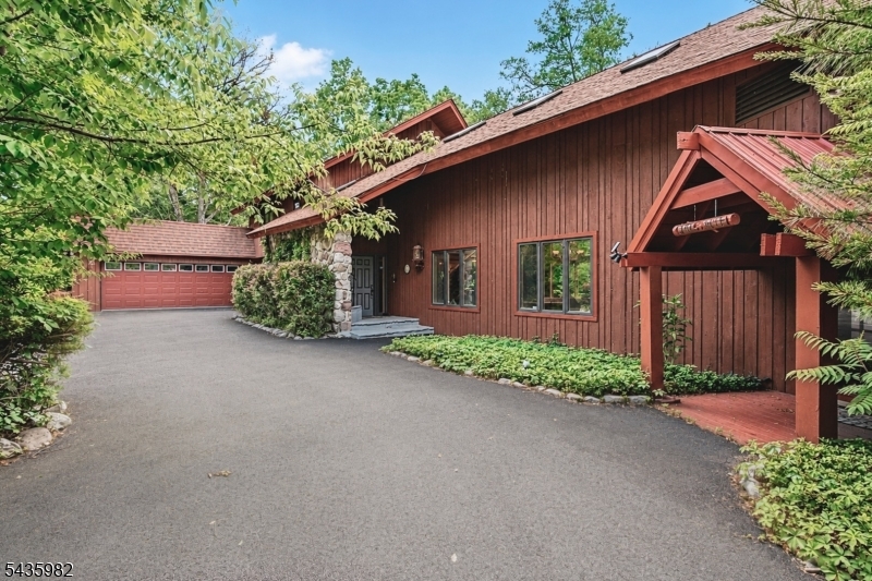 229 Clove Road