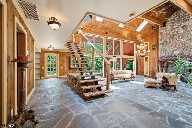 229 Clove Road