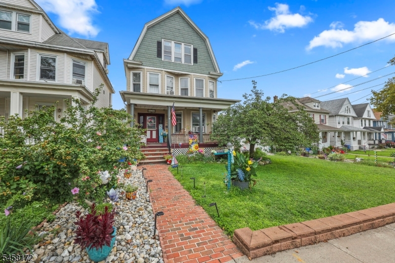 124 Kearny Ave