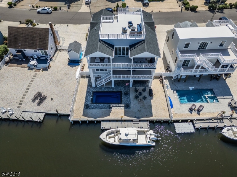 9 Alma Rd