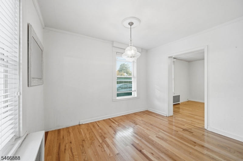 123 Monroe St