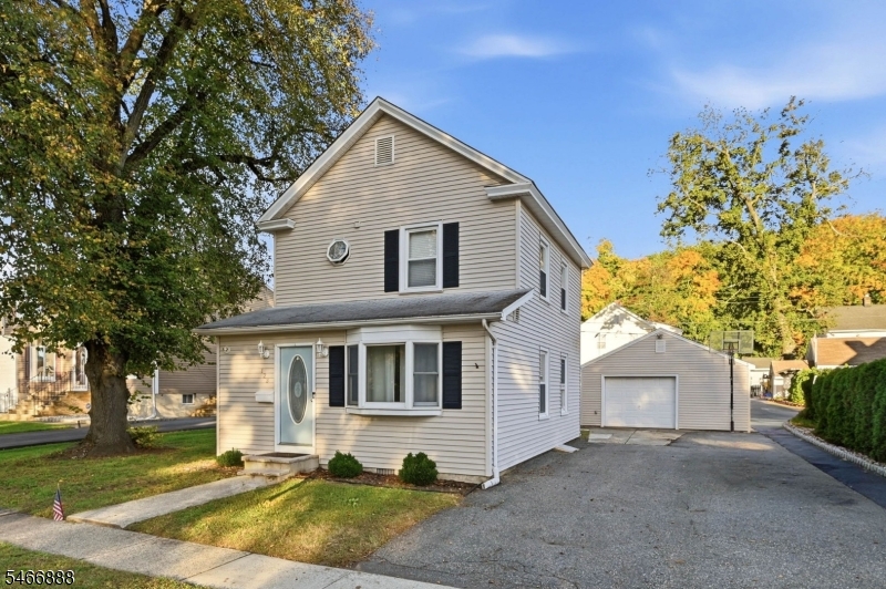 123 Monroe St
