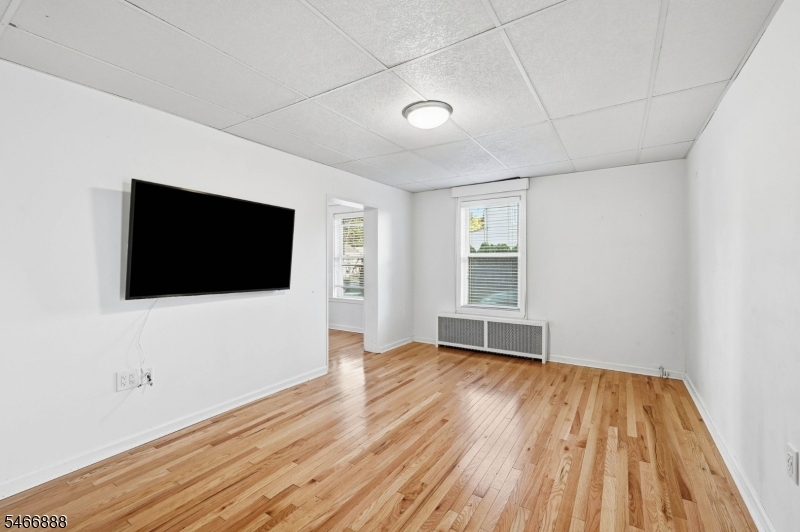 123 Monroe St