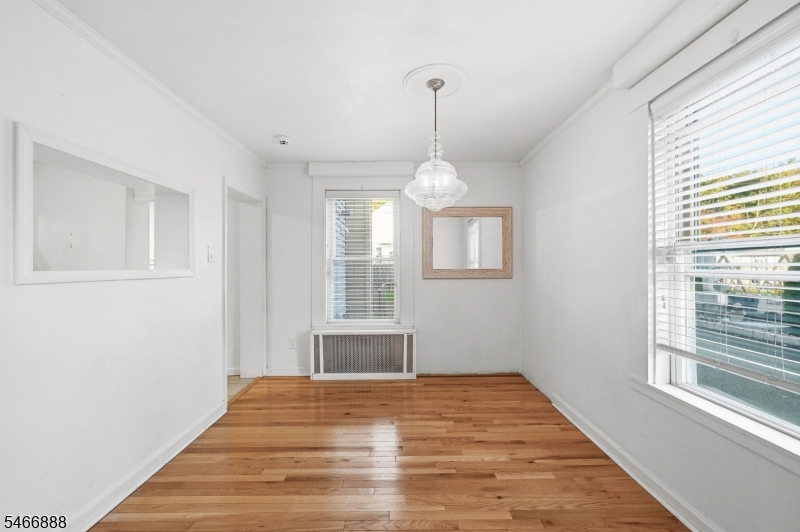 123 Monroe St