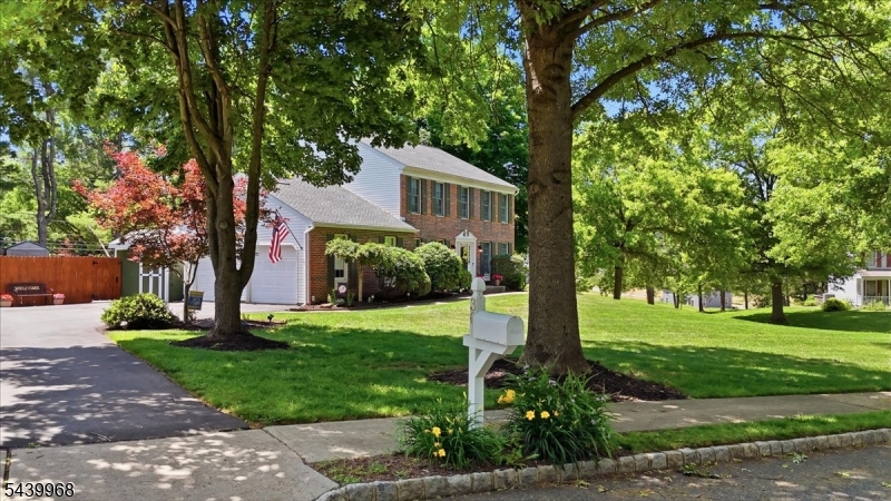 30 Glen Eagles Rd