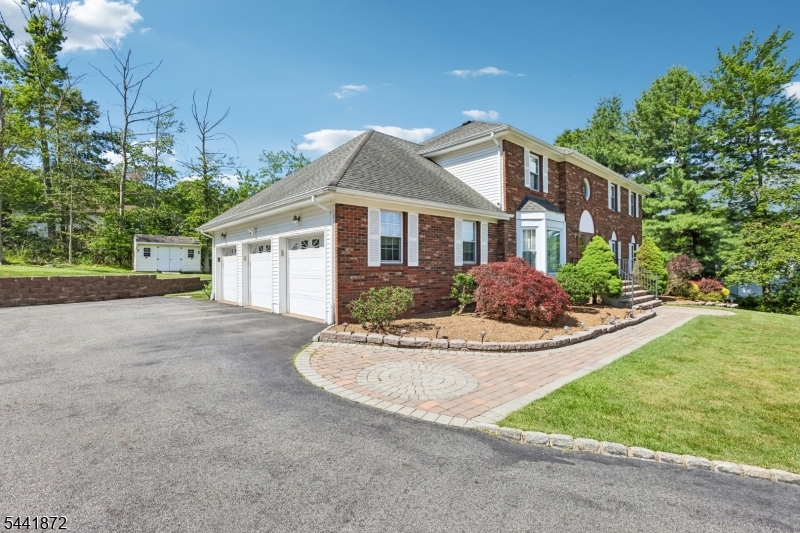 4 Viking Ct