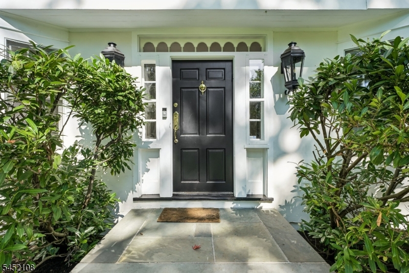 10 Delwick Ln