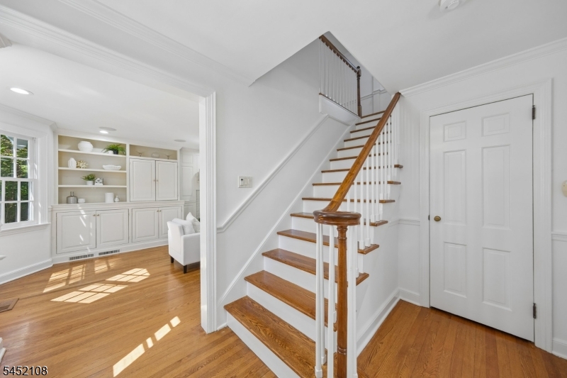 10 Delwick Ln