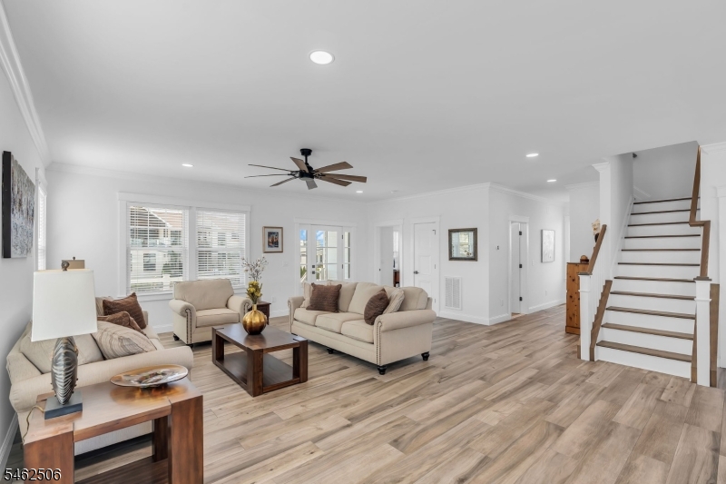 583 Bayview Dr