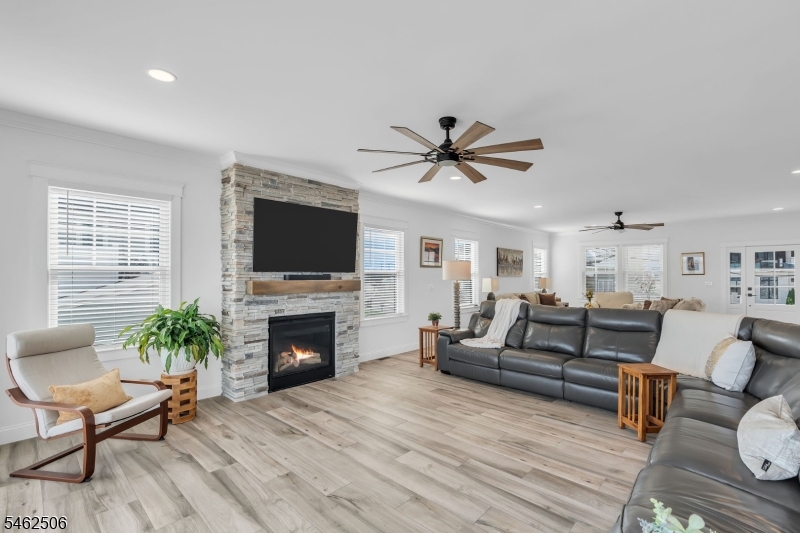 583 Bayview Dr