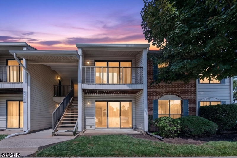 60 Taylor Dr