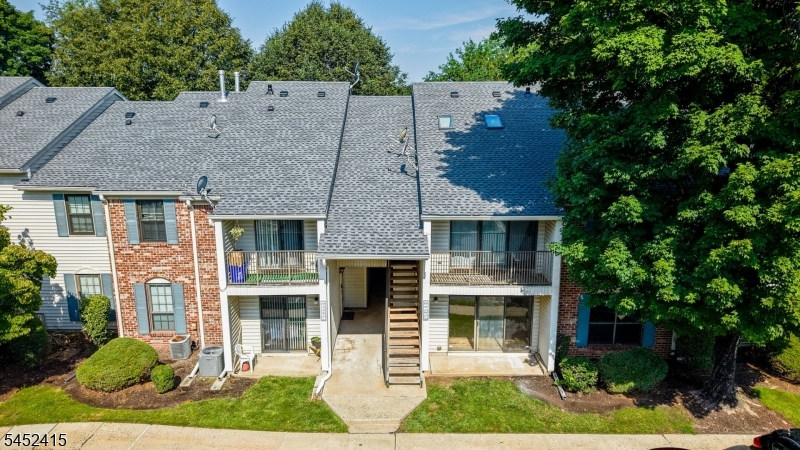 60 Taylor Dr
