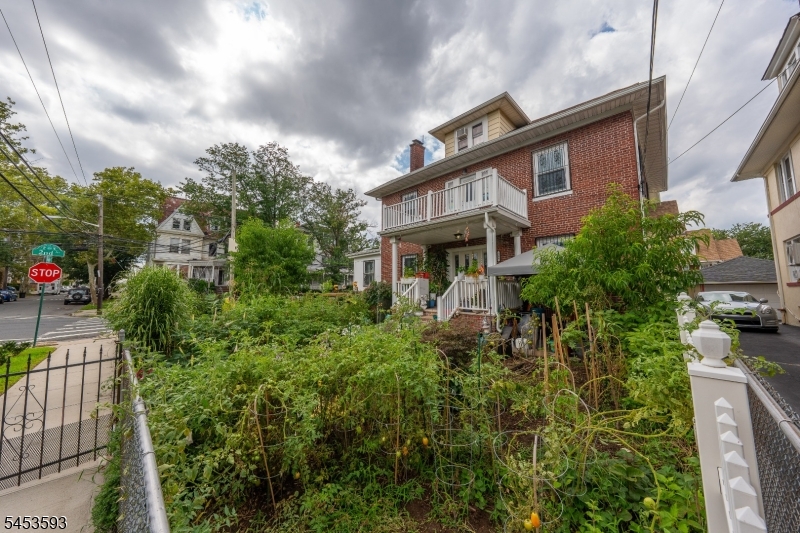 300 Ridge St