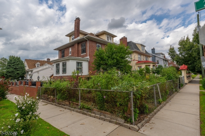 300 Ridge St