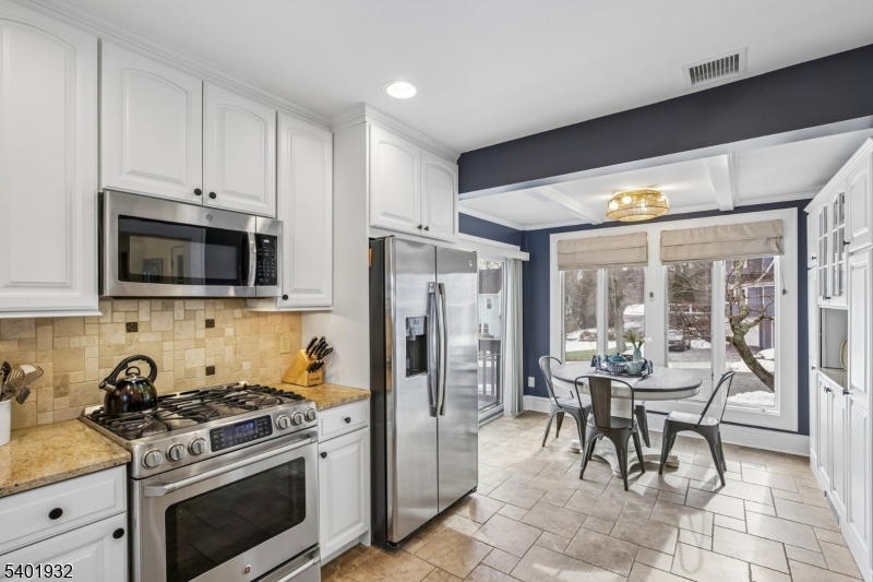 Kitchen/Breakfast Nook