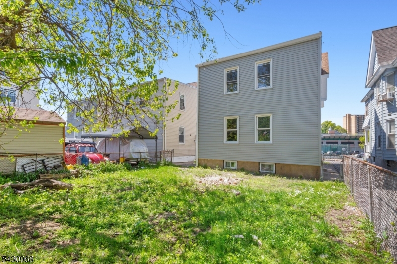 226N Clinton