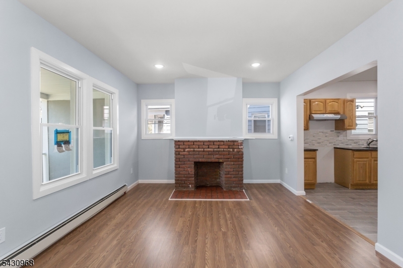 226N Clinton
