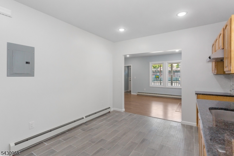 226N Clinton