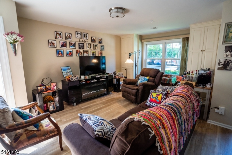 207 Cambridge Ct
