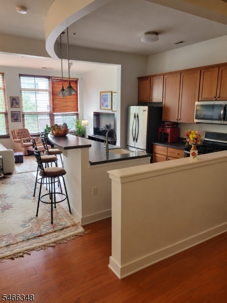 3 Greenwich Dr 84