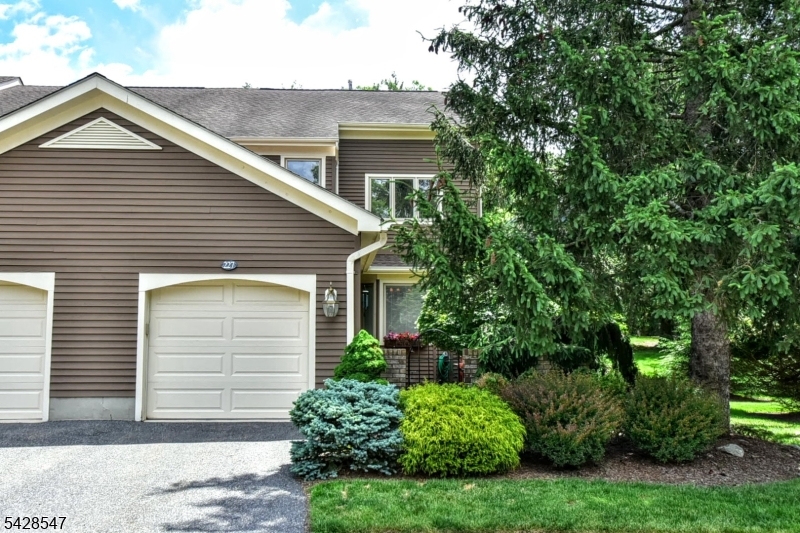 227 Westervelt Ln, Mahwah Twp., NJ 07430 Listing Photo  0