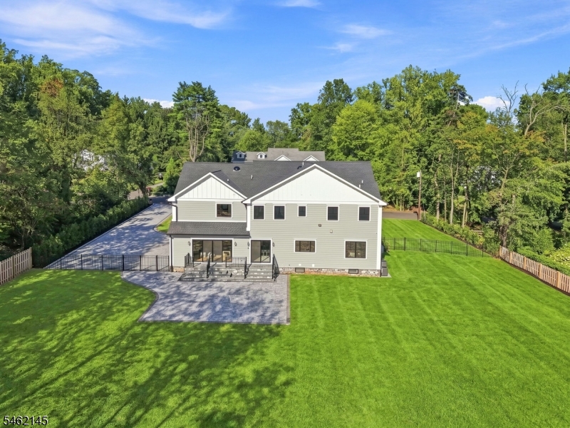9 Blackbirch Rd