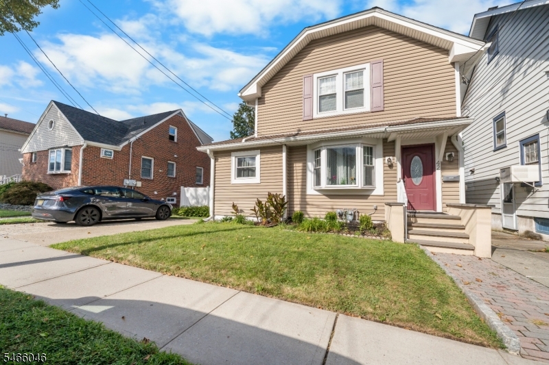 42 Arlington Blvd