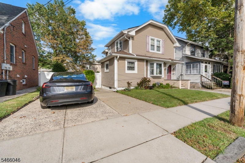 42 Arlington Blvd