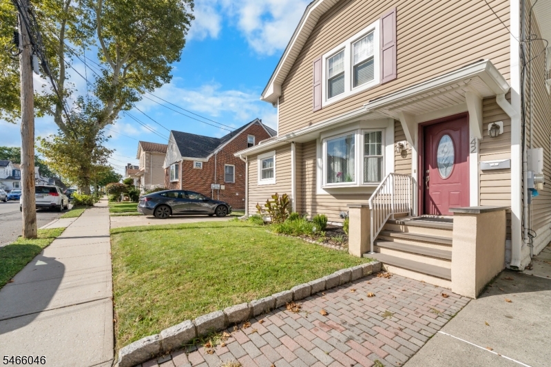 42 Arlington Blvd