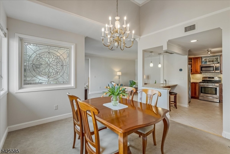 Kitchen/dining