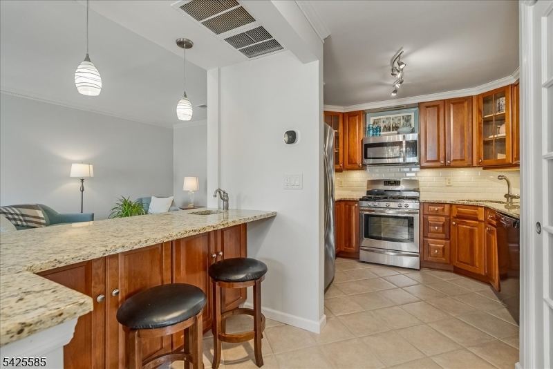 Breakfast bar