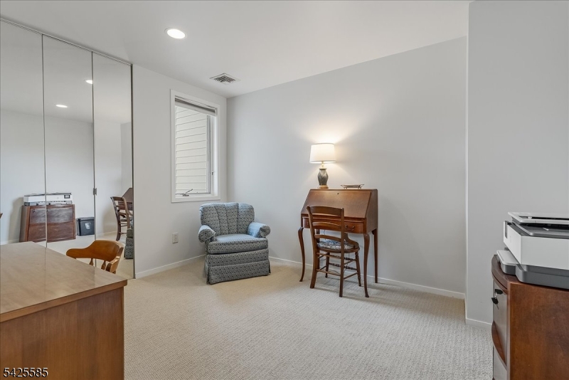 Office/bedroom