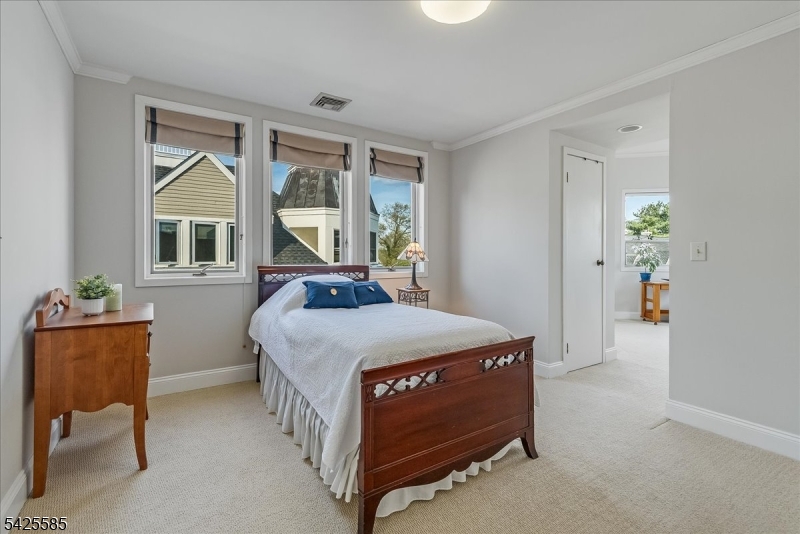 Bedroom with walk in