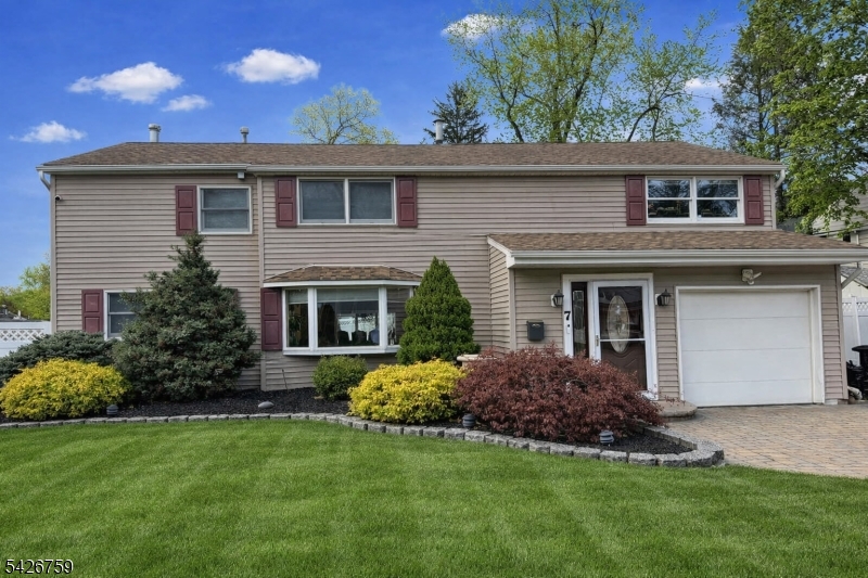 7 Stuart St, Waldwick Boro, NJ 07463 Listing Photo  0