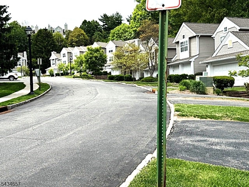 91 Woodmont Dr