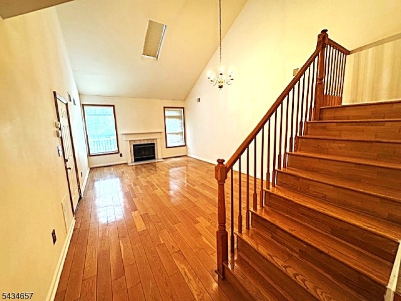 91 Woodmont Dr