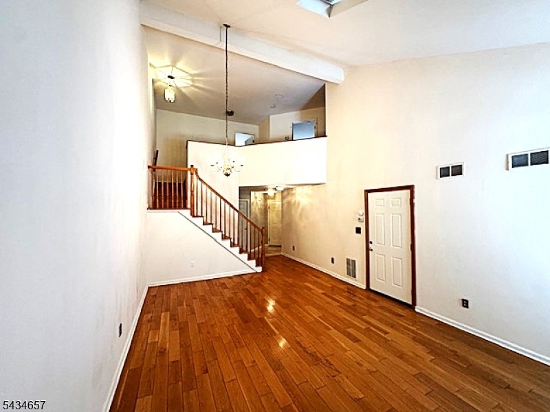 91 Woodmont Dr