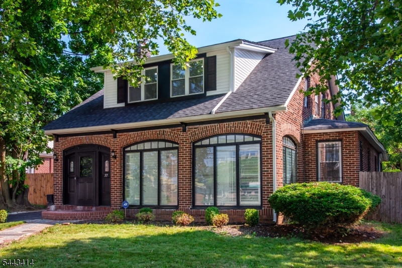 57 Goldsmith Ave