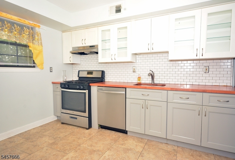 29 Barclay Ct