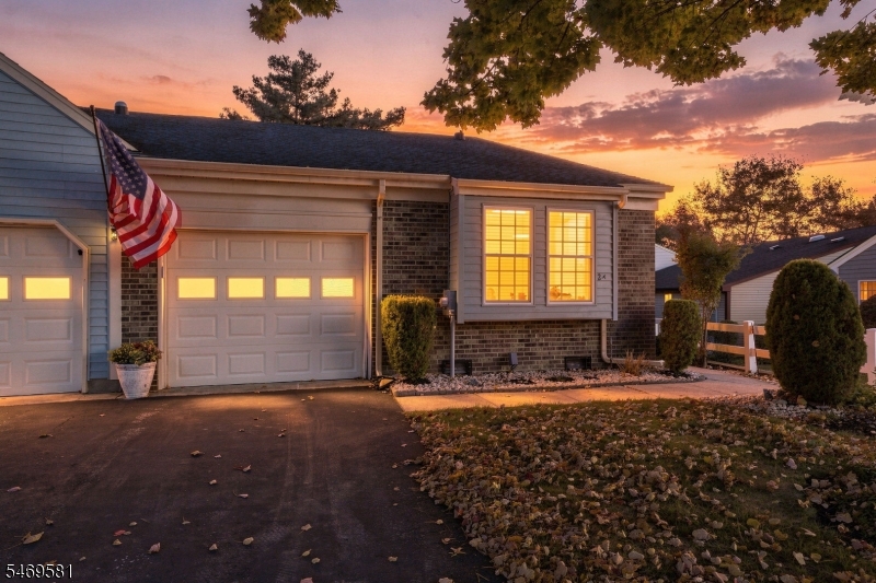 2 John Adams Ct