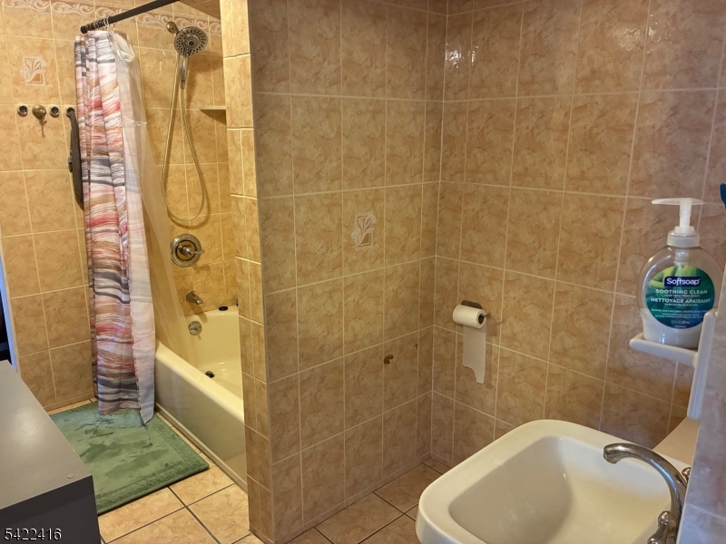 2nd Floor Bathroom
