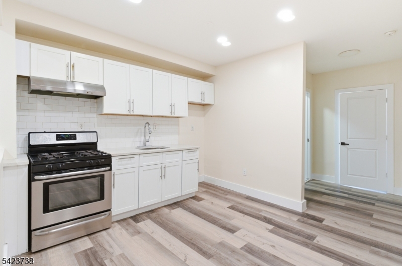 2R Kitchen