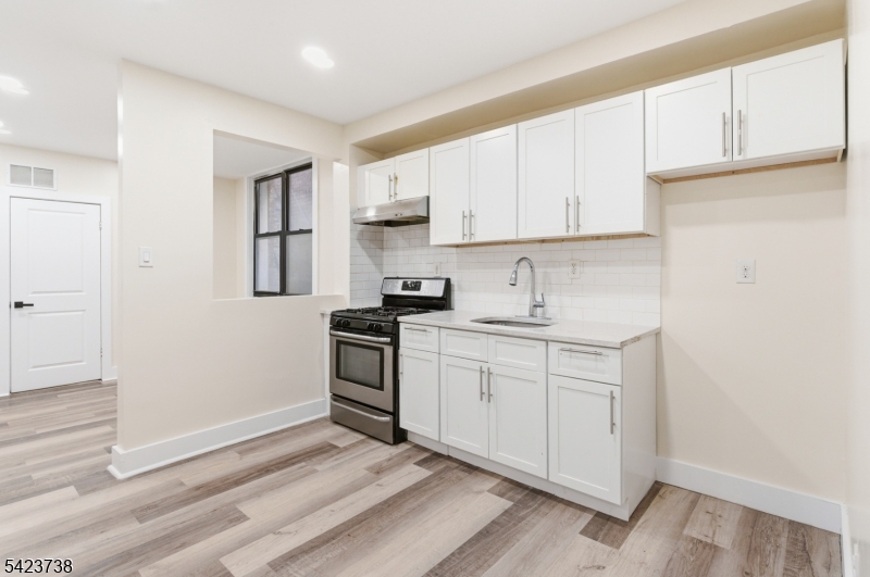 2R Kitchen 1