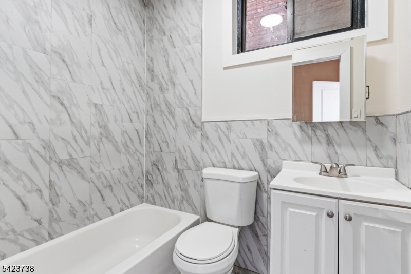 2R Bathroom