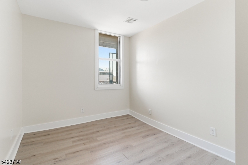 2R Bedroom 2