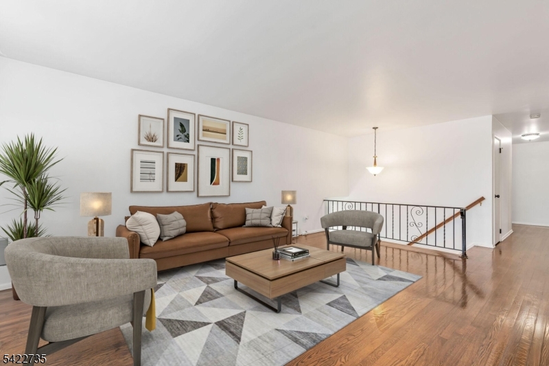 Living rm digitally staged