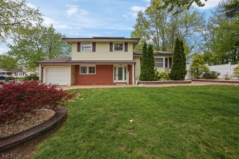1351 Suwanee Dr