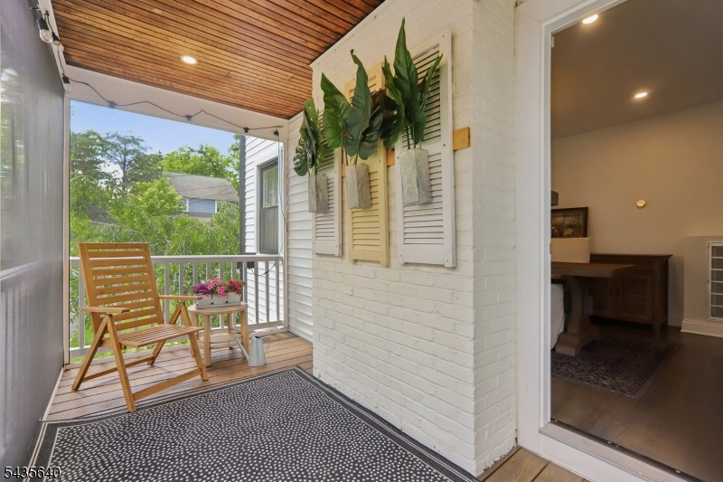 Screened-In Porch